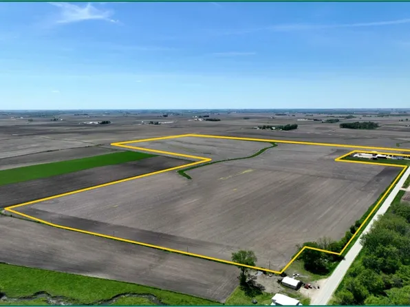 170th St, Manchester, IA 52057