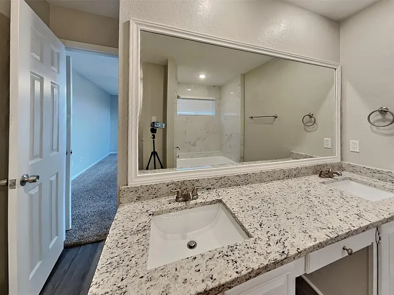 8022 Pine Falls Dr — Photo 9