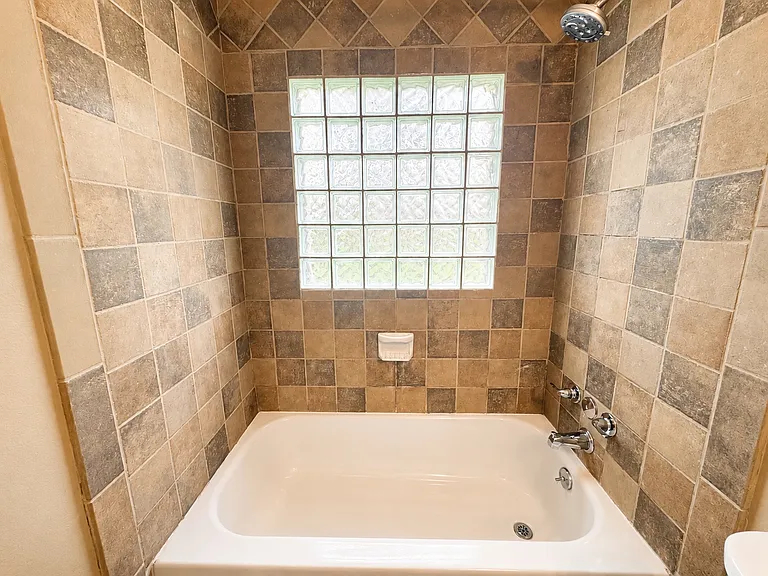 6605 Westview Dr — Photo 12