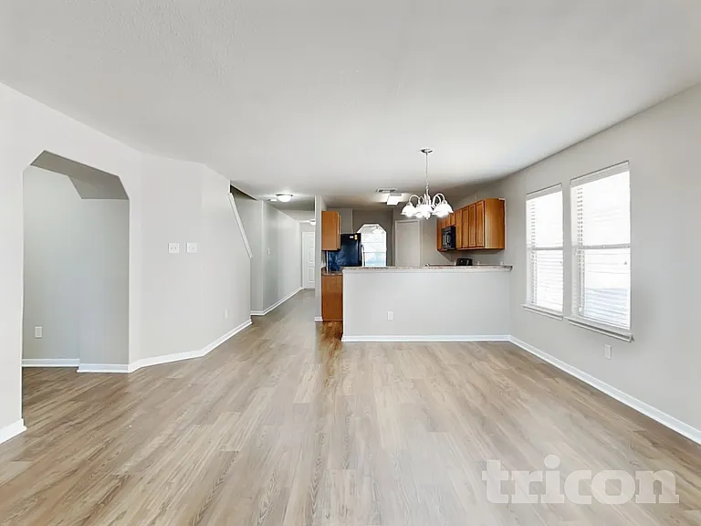 8927 Summer Valley Ln — Photo 4