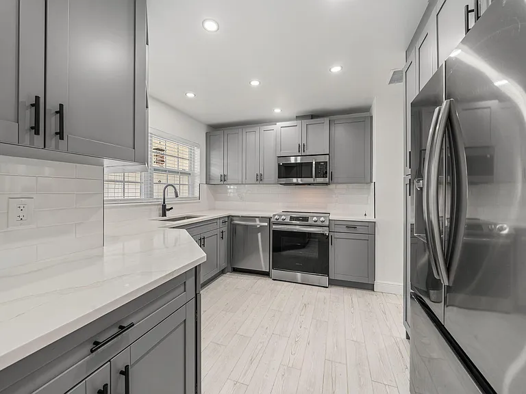 908 Hibiscus Dr — Photo 9