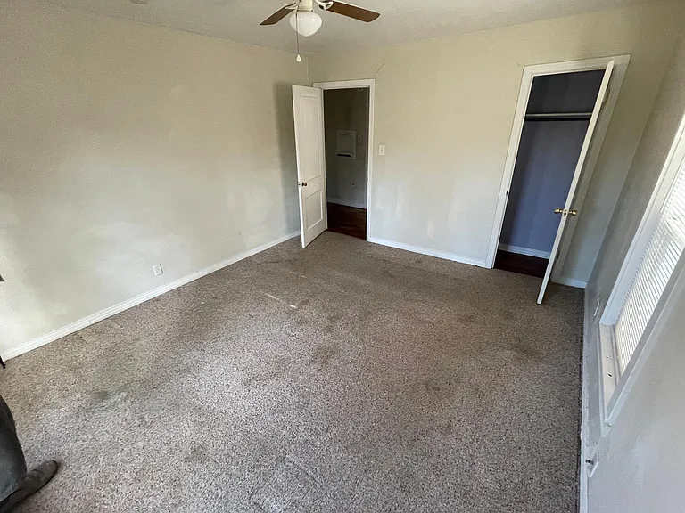 2900 Handley Dr — Photo 2