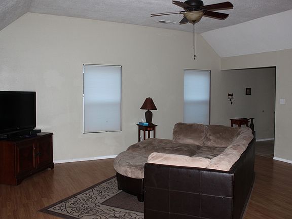 4th image of 523 De Soto St SE