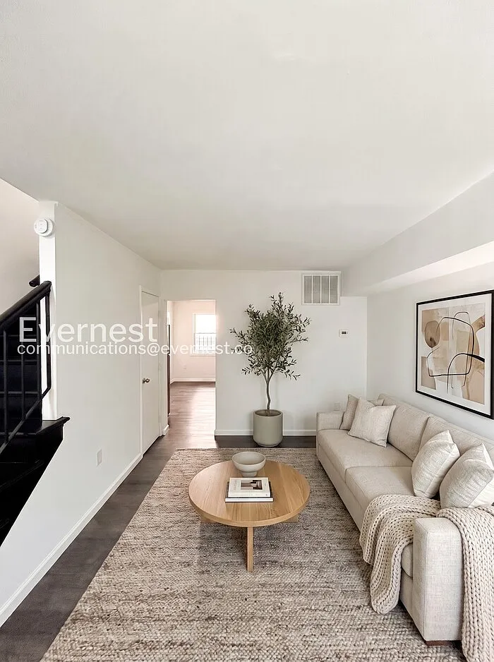 2 bed, 1.0 bath, 840 sqft, $1,595 — Photo 3