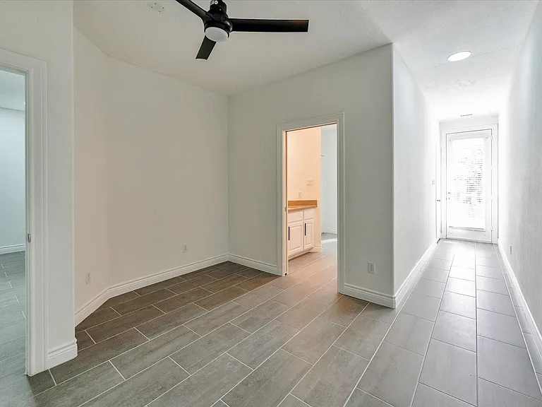 119 Capetown Ln — Photo 29