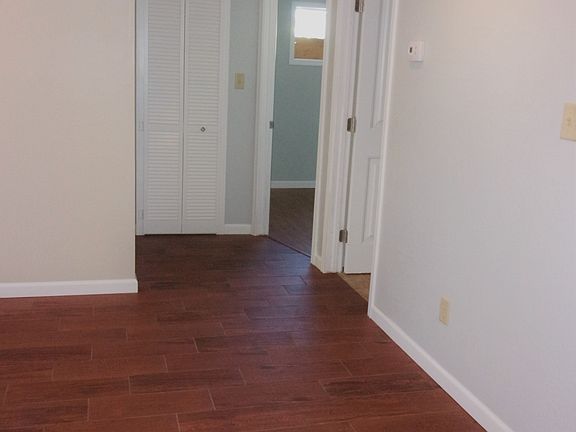 5th image of 403 N 12th St