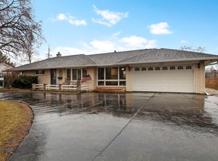 405 Springsouth Rd, Schaumburg, IL 60193