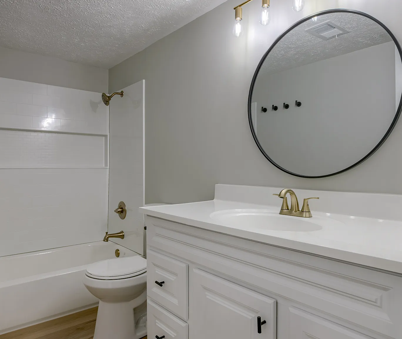 4713/4715 Davenport Street - #7 — Photo 2