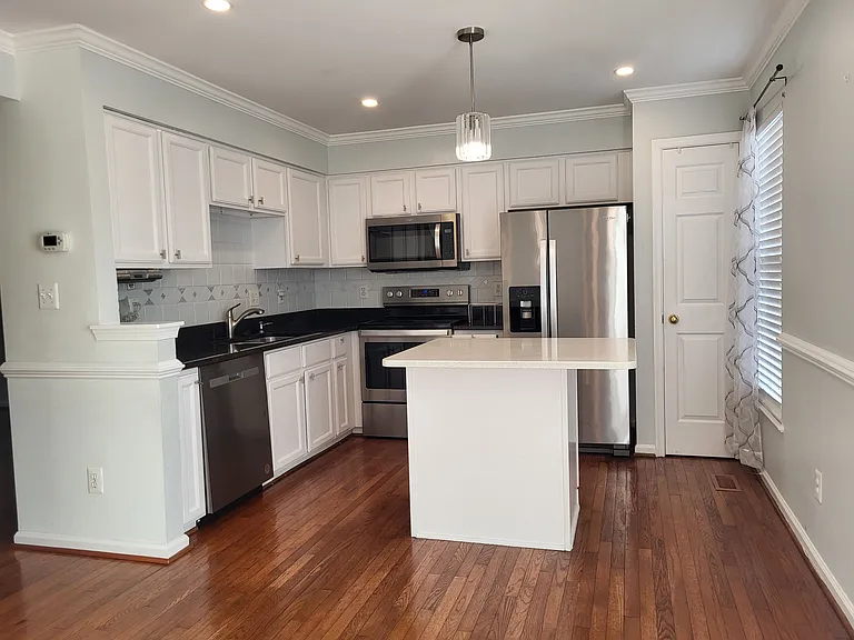 8630 Walcott Ct — Photo 6