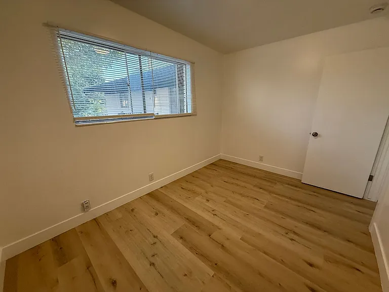 1226 E 500 S — Photo 10
