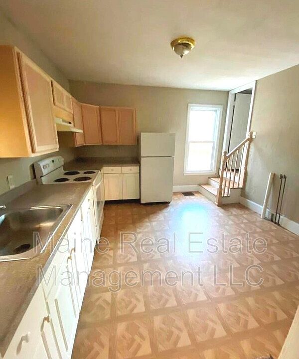 49 Highland Ave Dexter ME Zillow