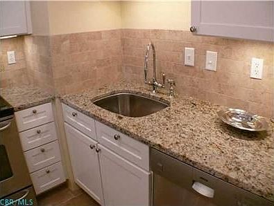 4th image of 1000 Urlin Ave #104