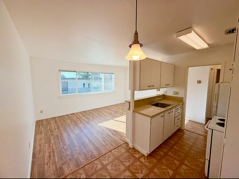 2521 Piedmont Ave #15 — Photo 2
