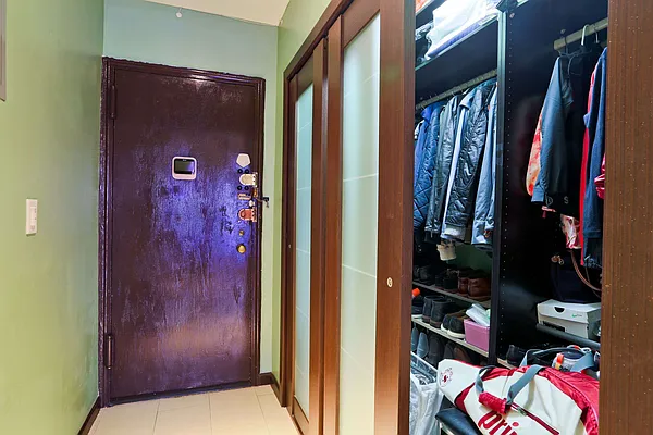 Sold by Livin USA LLC | media 17