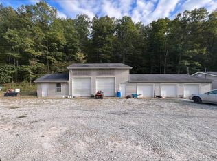 5535 Sycamore Ridge Rd, Hurricane, WV 25526