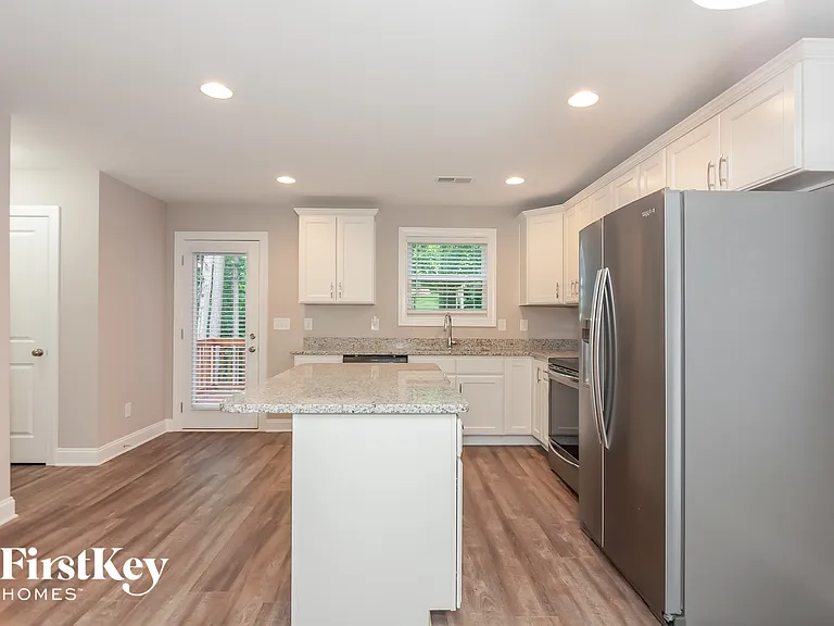 204 King David Ln — Photo 5