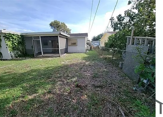 5321 NW 16th Ct — Photo 2