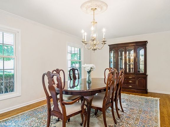 2nd image of 3124 N Windsor Dr