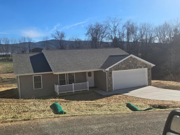 210 Spring Meadow Dr, Wytheville, VA 24382