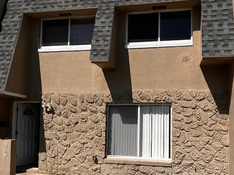 910 W Millard Ct — Photo 1