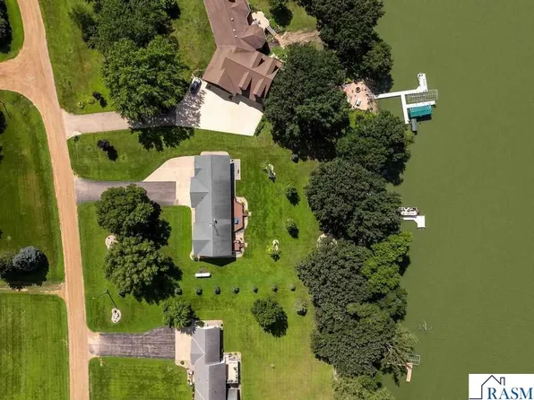 4 S Fox Lake Dr W, Sherburn, MN 56171