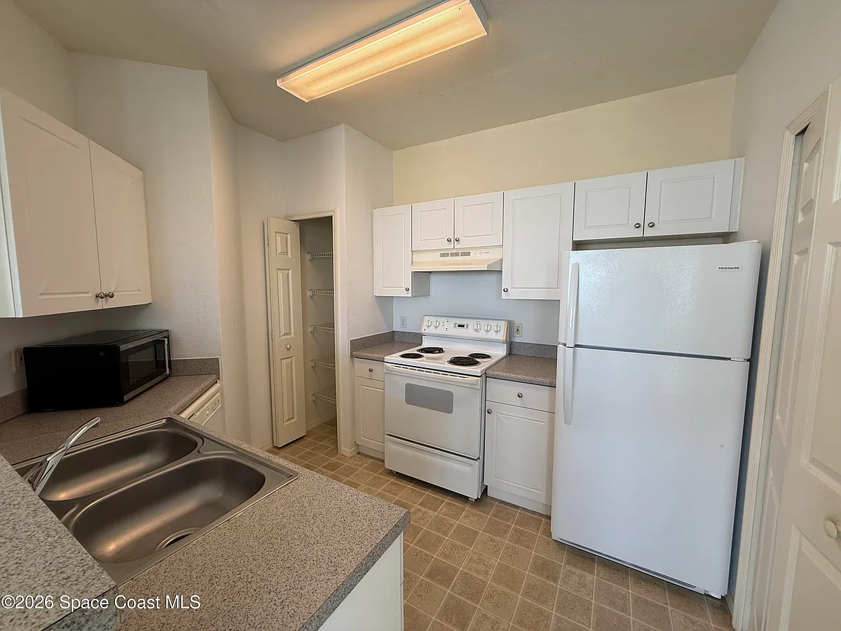 Building Photo - 1777 Sophias Dr #205