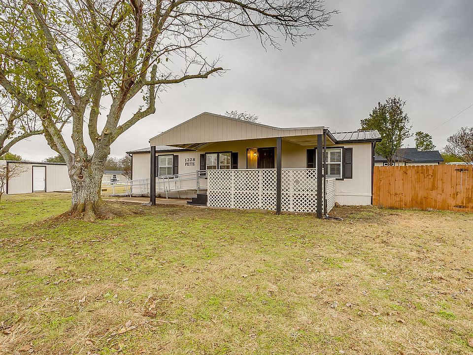 1st image of 1328 Pete Dr