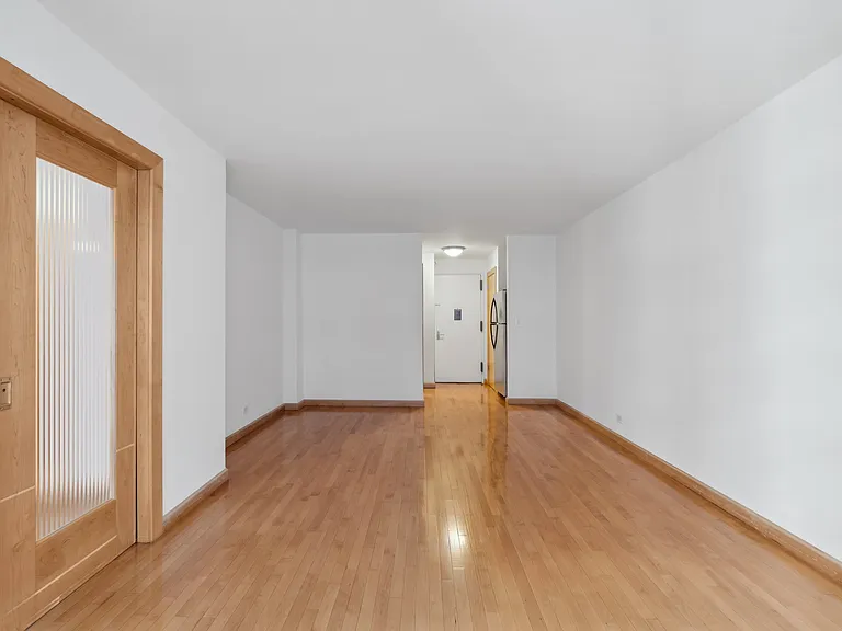 315 W 57th St #8B — Photo 3