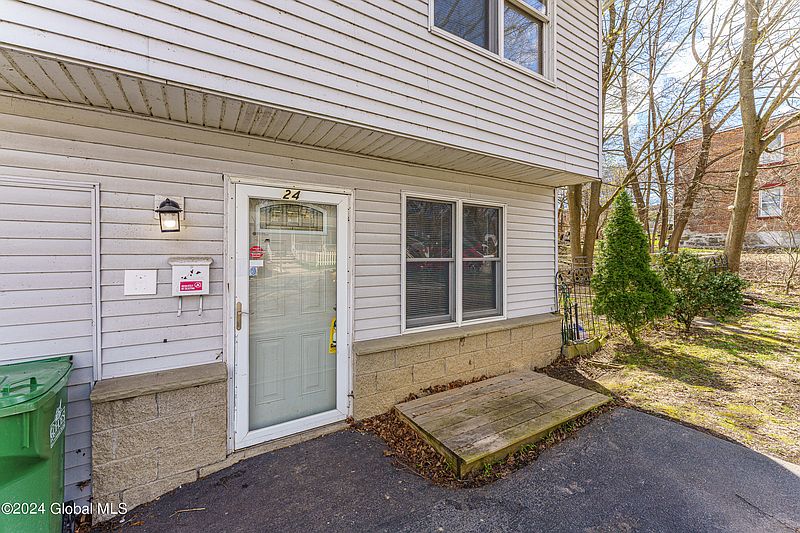 4th image of 24 Hamilton Street