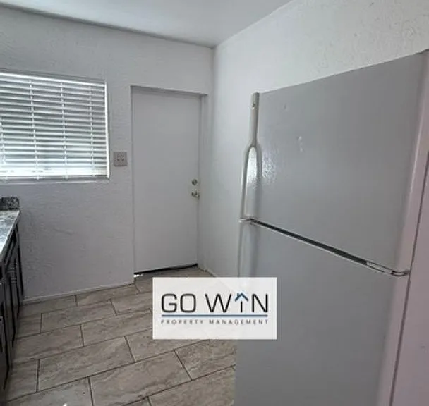2617 E Portland St — Photo 12