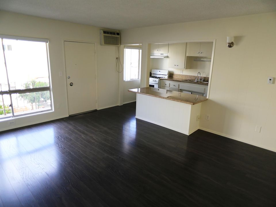 1st image of 1121 E Palmer Ave APT 2