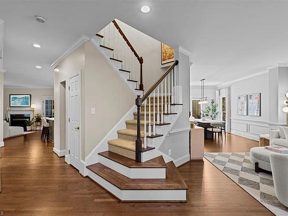 3rd image of 1905 Regents Park Ln