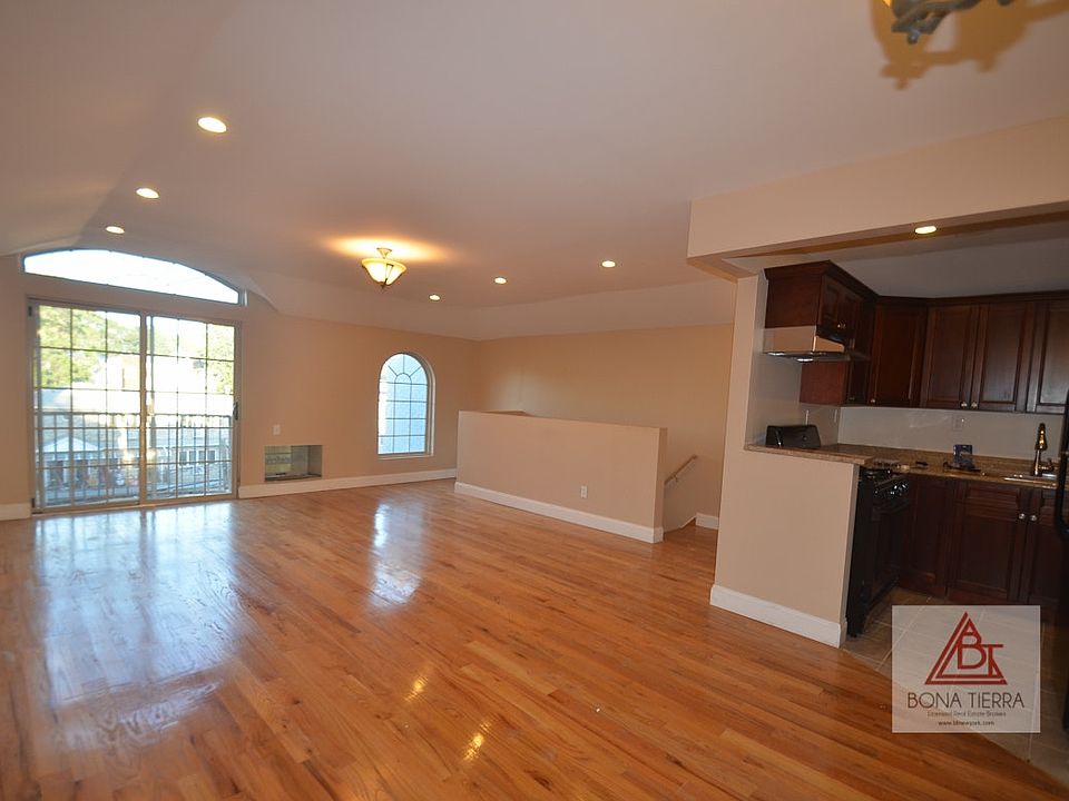 1st image of 3218 100th St #2