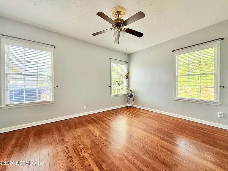 2512 Hendricks Ave — Photo 15