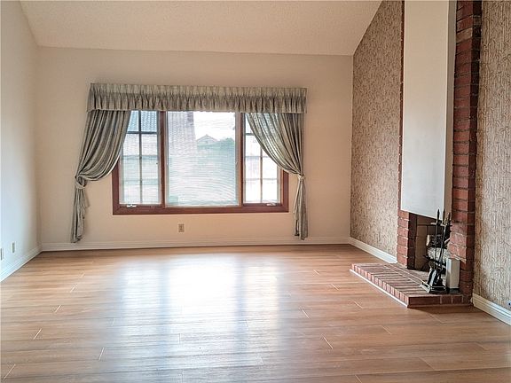 4th image of 926 W Alfred Pl