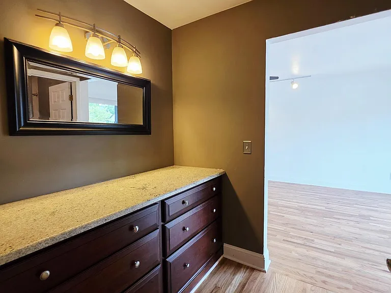 97 Cotswold Cir #2 — Photo 23