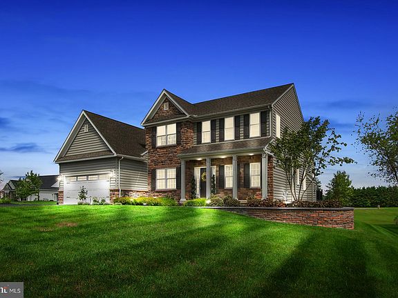 2nd image of 18 Ascot Dr