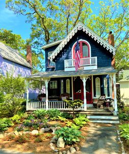 1 Cottage Park, Oak Bluffs, MA, 02557