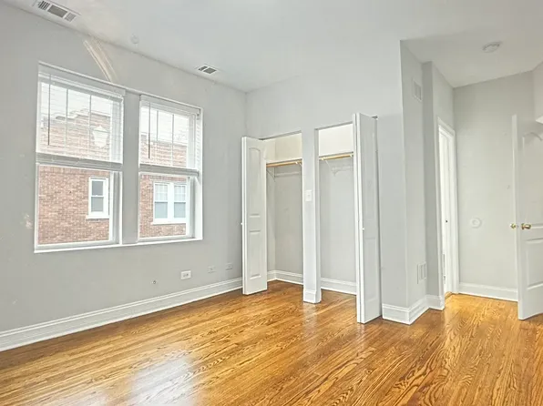 2001 W Jarvis Ave APT 3, Chicago, IL 60645