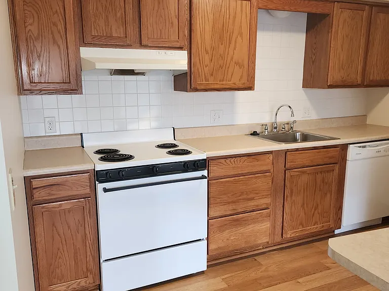 215 Independence Ln #D9 — Photo 7