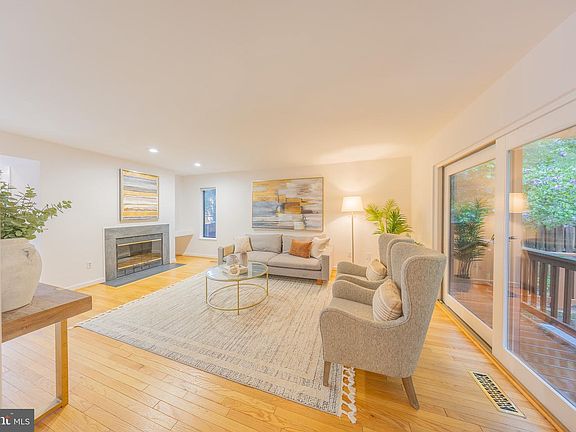 3rd image of 2201 Cedar Cove Ct