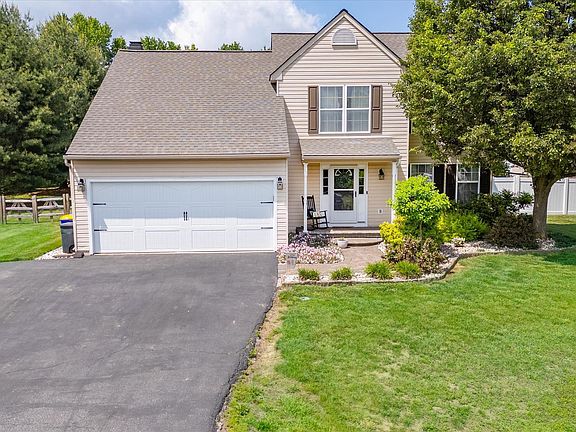 3rd image of 304 W Bradford Ct