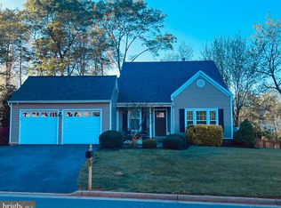 319 Cardinal Glen Cir, Sterling, VA 20164