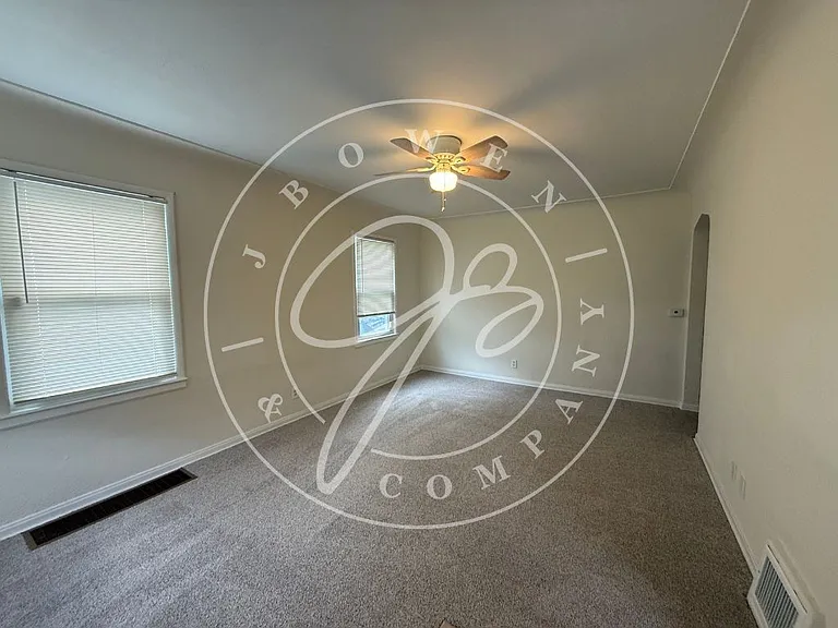 1014 Mackow Dr — Photo 3