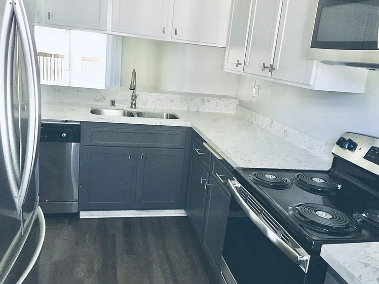 Wilbur Oaks Apartments — Photo 21