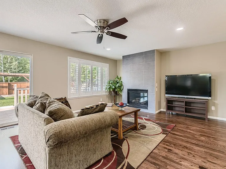 1514 Linden Way — Photo 13