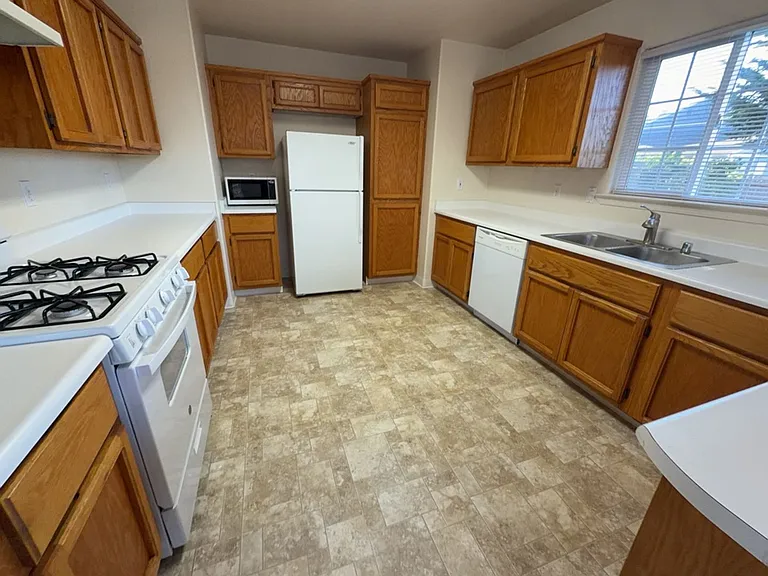 3121 Matthew Ln — Photo 17