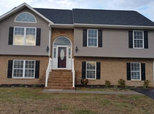 6013 Stone House Ln, Roanoke, VA 24019