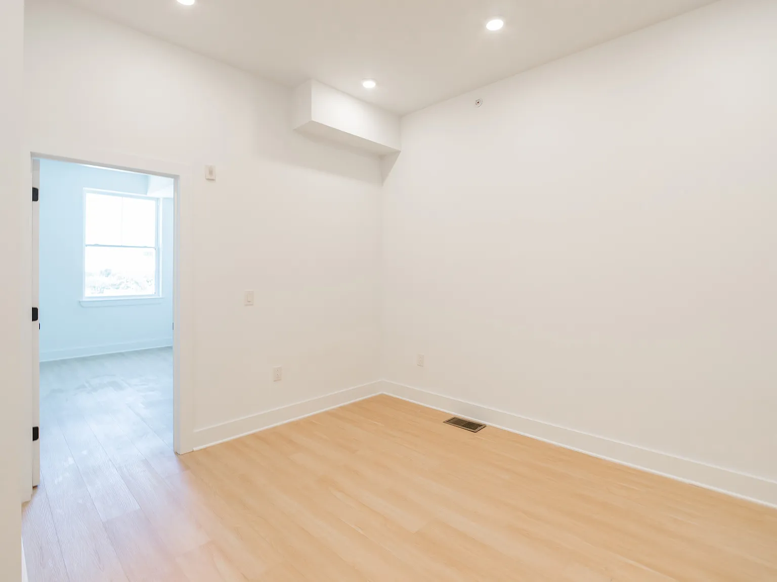 4408 Lancaster Ave — Photo 4