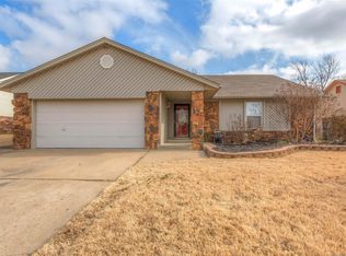 1305 S 29th St, Broken Arrow, OK 74014